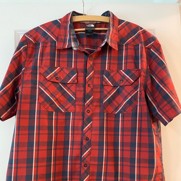 North Face Short Sleeved Shirt - Picture 1 of 6